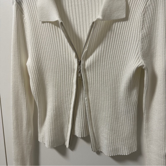 White Zip up top - Picture 4 of 5